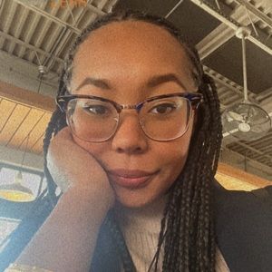 Meet your Posher, Leah